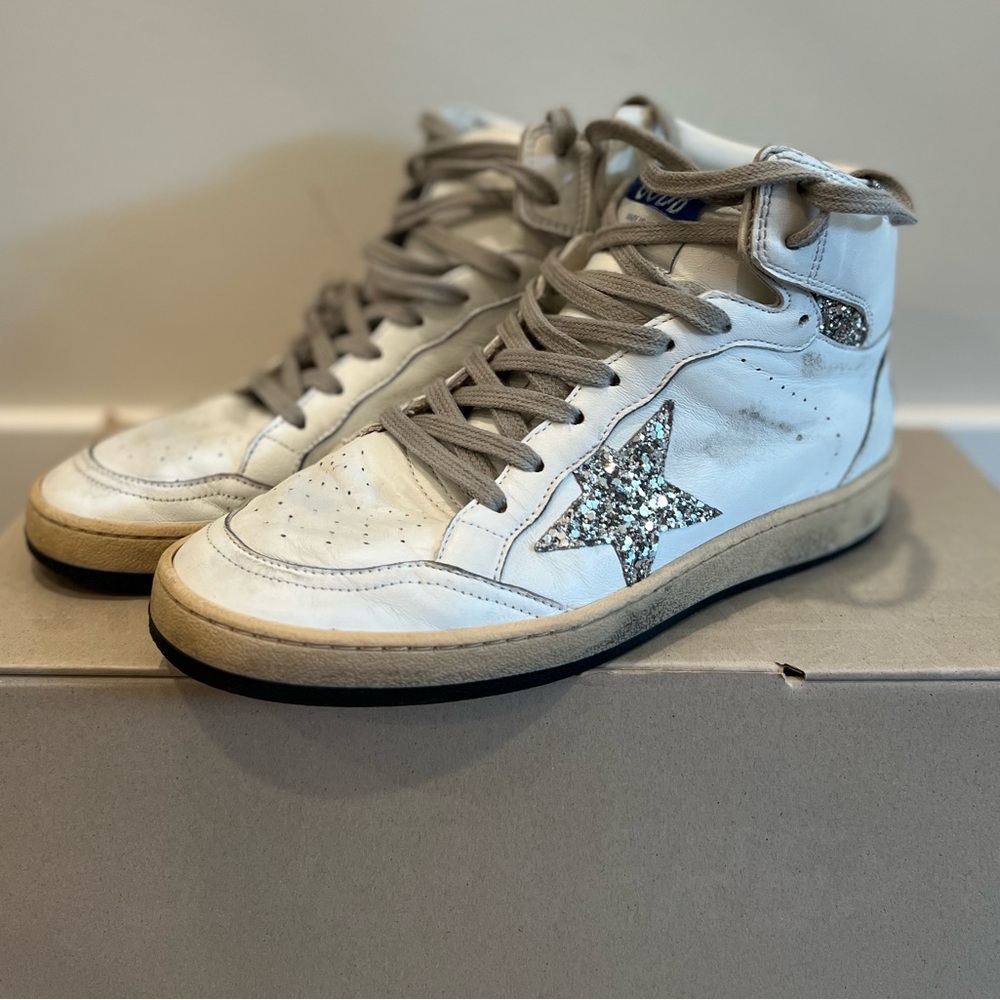 White High-Top Sneakers with Glitter Star
